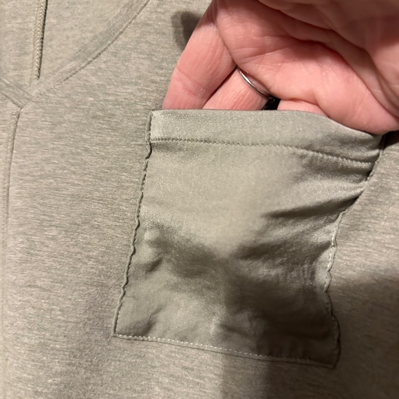 Chico’s zenergy Sage Green V-Neck Pocket Tee Size 3 (US 16–18) - Picture 3 of 5